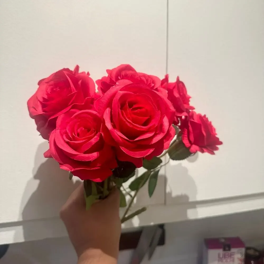 Artificial RED ROSES 12 pcs Long Stem Rose Decor Valentine's Day Wedding Party